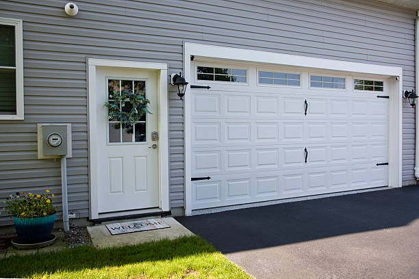 24/7 Emergency Garage Door Panel Replacement experts in Batavia, NY